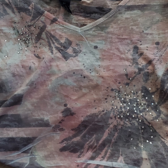 🌟 3 for $15 Deal! 🌟INC pink white rhinestones batwings top 3X - Picture 2 of 6